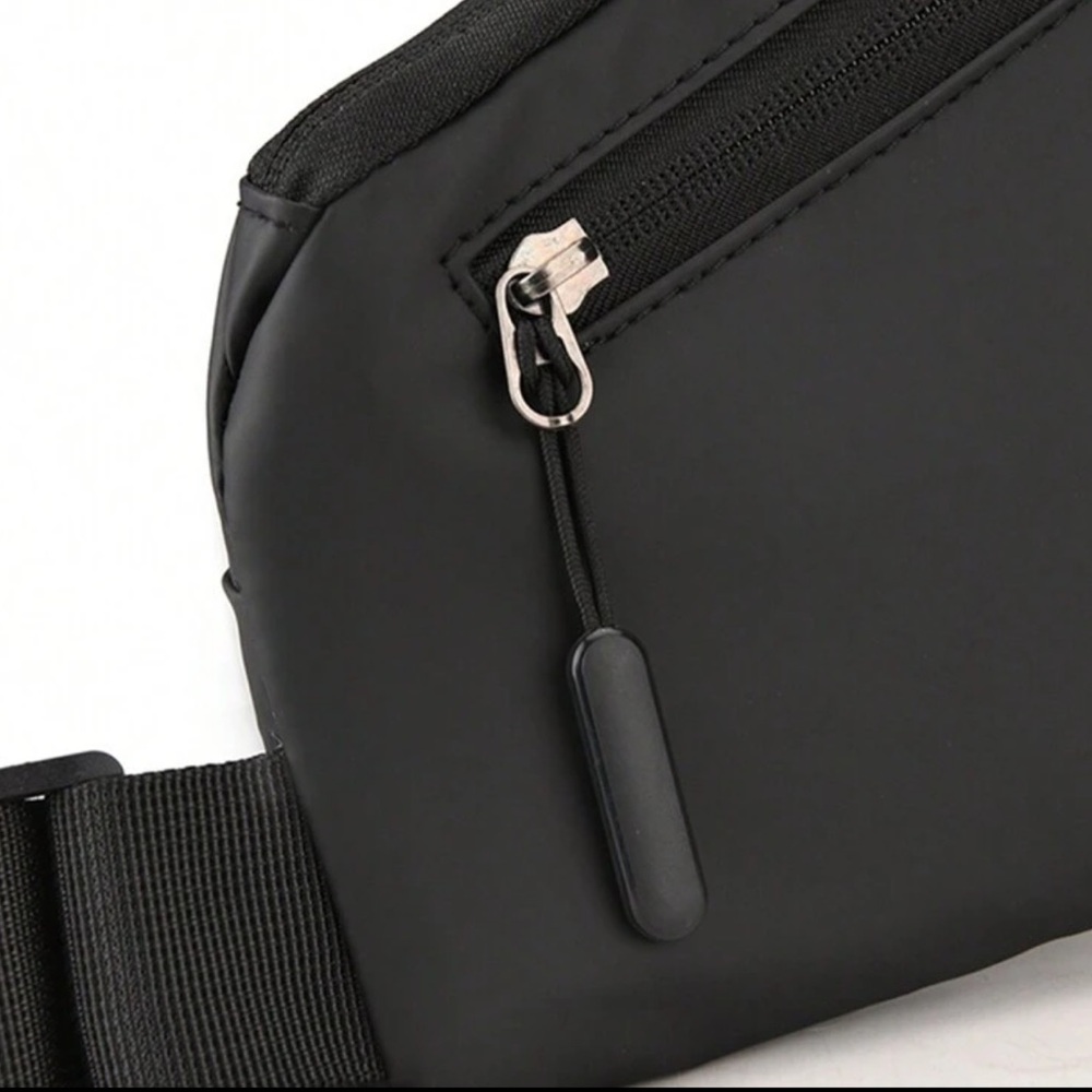 Minimalistic Black Waterproof Triangle Chest Slin… - image 4